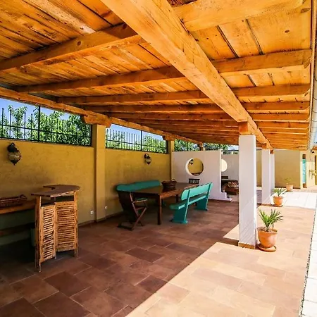 Villa Adele With Extra Large Pool, 82 Donje Rastane