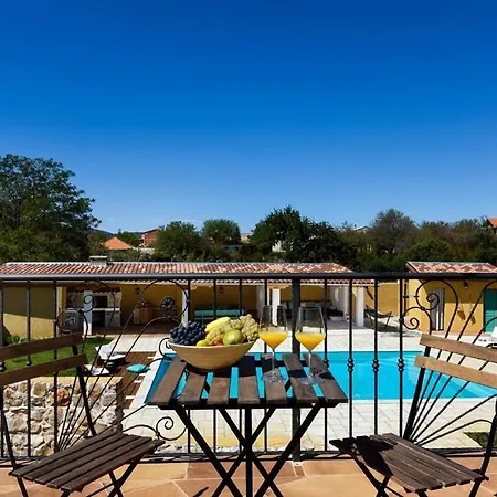 Vila Villa Adele With Extra Large Pool, 82 Donje Rastane